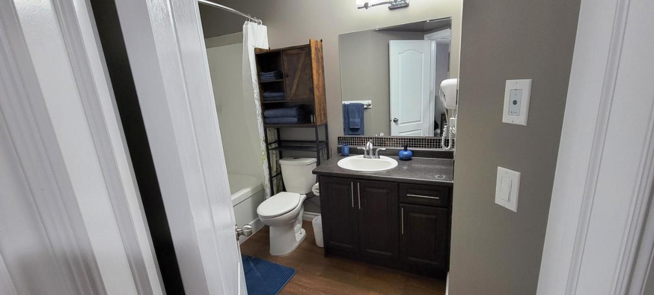 Blue Wave 2 Bedroom Suite 새스커툰 외부 사진